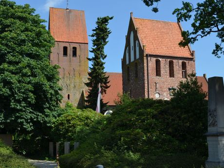 Türme der evangelischen Kirche in Wiefelstede